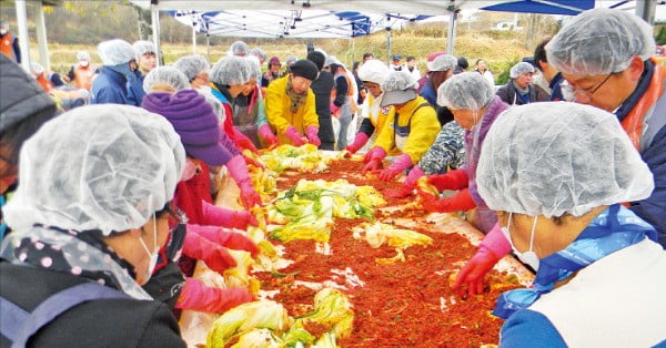 장학금·김장나눔…소외계층 지원 활발