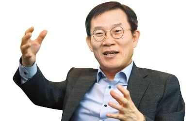 "석·박사 씨 마른 비메모리 분야…R&D 예산, 인재육성에 쏟아부어야"