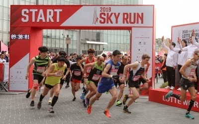 롯데월드타워 국제 수직마라톤 대회 ‘2019 SKY RUN’ 개최