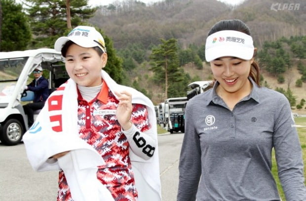 쑤이샹의 축하받는 첸유주 / KLPGA 제공