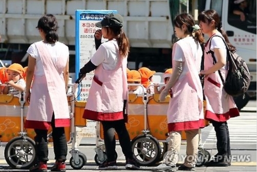 日 보육무상화 법안 중의원 통과…10월 시행 '가시권'