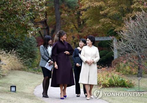 방미 동행 김정숙 여사, 한미정상회담 '퍼스트레이디 조력' 주목