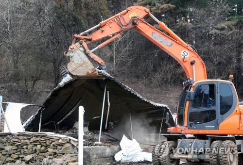 '사라지는 정든 보금자리'…강원 산불피해 주택 철거 시작