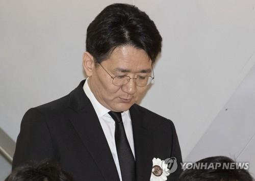 故 조양호 회장 빈소에 이틀째 조문행렬…삼남매 침통한 입관식