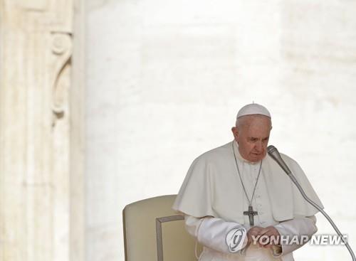 프란치스코 교황 "목숨 걸고 노트르담 구한 소방관들에 감사"