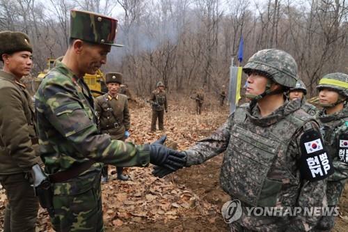 [판문점선언 1년] ⑤GP 허물고 지뢰제거…남북, '평화만들기' 의기투합