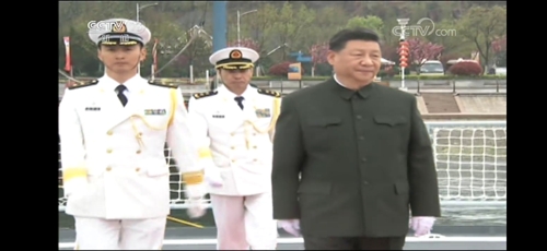 '강군몽' 시진핑, 최신예 함정 총동원 해군 70주년 열병식