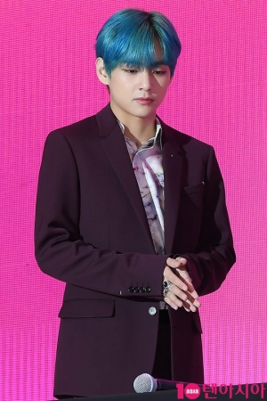 [TEN PHOTO] 방탄소년단 뷔 &#39;비주얼에 심쿵&#39;