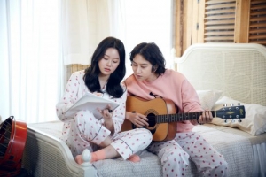 김희철, 오늘(19일) 정오 &#39;옛날 사람&#39; MV 티저 공개...박유나와 연인 호흡