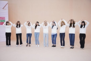 트와이스 모모 “신곡 'FANCY' 포인트는 손 모양”...'아이돌룸'에서 최초 공개