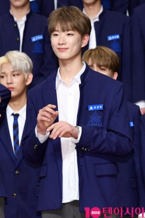 [TEN PHOTO]윤정환 &#39;호감가는 비주얼&#39;(프로듀스101)