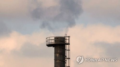 "39개사, 대기오염 물질 측정 않고 배출"…환경부·기업은 반박