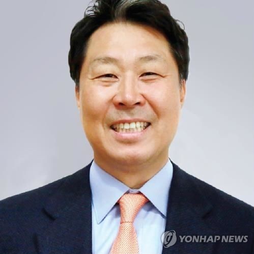 애경 前대표 영장기각 논란…영장판사 동문 변호인 긴급투입