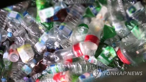 환경부-맥주업계, 모레 간담회…'갈색 페트병' 퇴출 본격 논의