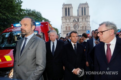 노트르담 대성당 안전점검·원인조사 시작…방화가능성 배제