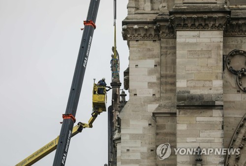 노트르담 찬란한 위용 되찾기까지…전문가들이 예상한 복원과정