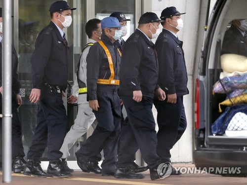  日검찰의 반격, 곤 前닛산 회장 또 체포…"입막음·자의적" 반발