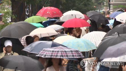 서울 28.2도 등 전국 곳곳 올해 최고기온…내일은 비 예보