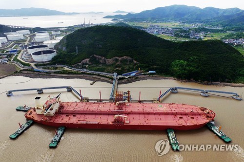 국제유가, 러시아 증산 여부 촉각…WTI 0.8%↓