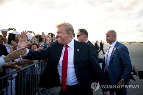 "위대한 날"…트럼프, 특검보고서 공개에 '폭풍 트윗'으로 자축