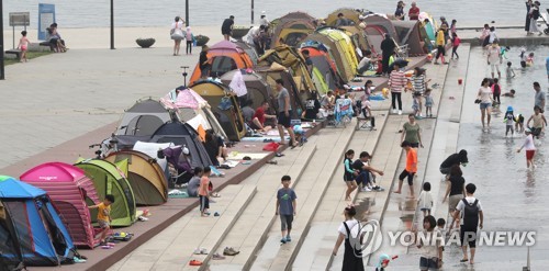 한강서 텐트 사방 닫아두면 과태료 100만원…텐트 허용구역 축소