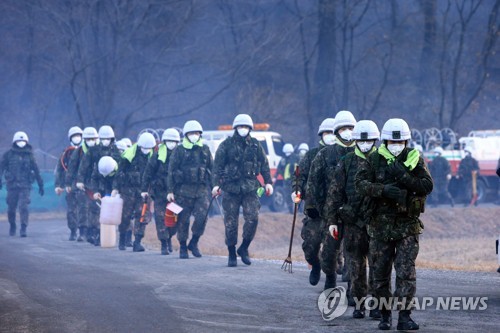 [강원산불] '오늘 밤 최대 고비'…땅속 숨은 불씨와 밤샘 사투 불가피