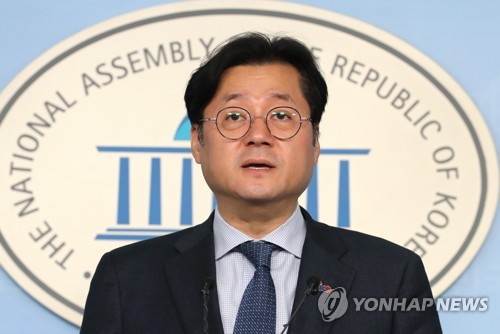 민주 "한국당 장외투쟁할 때 아냐…민생국회 협조하라"