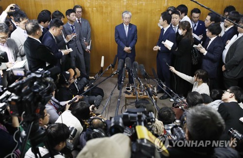 日아베 정권 고위관료 망언 릴레이…사임 도미노에 '위기' 고조