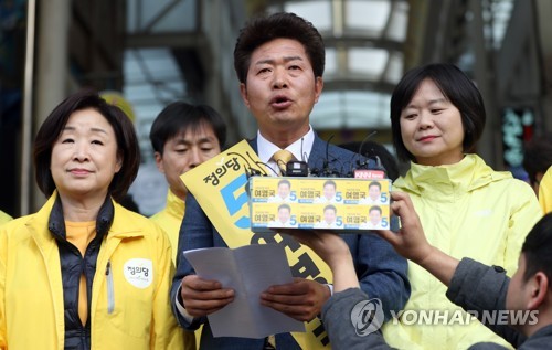 정의, '노회찬 모욕' 한국당에 "금수도 못할 표 구걸" 맹공