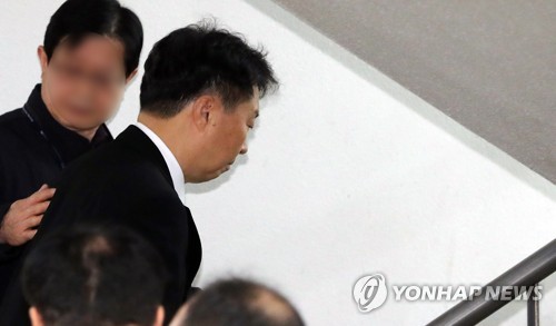 '가습기살균제 판매' 안용찬 前 애경 대표 구속영장 재청구 