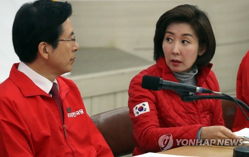 한국당 "조국·조현옥 경질 없으면 오만"…靑 정조준