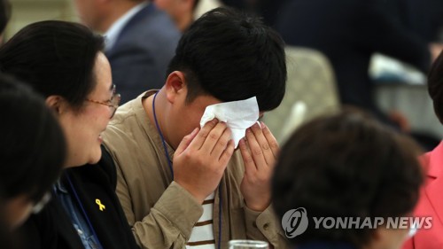 "기대 못미치는 정권, 촛불에 탈 수 있어"…시민단체, 靑에 고언