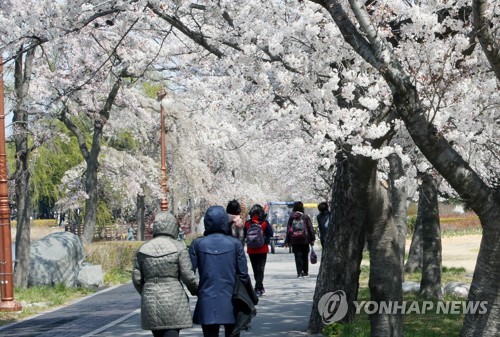 아침까지 쌀쌀하다 낮부터 따뜻…중서부 미세먼지 '나쁨'