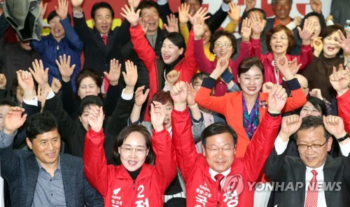 4·3 보선 1:1…통영고성 한국당·창원성산 정의당 승리