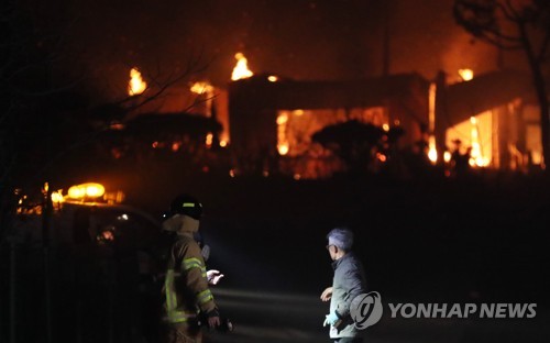 [강원산불] "반드시 구해야 한다"…뒤늦게 알려진 숨은 영웅들