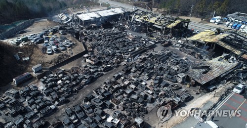 강원산불로 축구장 면적 735배 잿더미…강릉·인제산불 진화총력