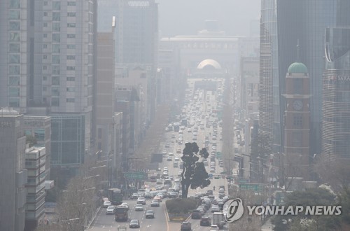 "초미세먼지 심한 날 가슴 '두근두근'…급성 심방세동 위험"