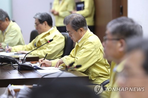 문 대통령 '긴박한 하루'…강원산불 긴급지시부터 현장방문까지