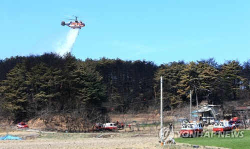 홍남기 "추경 7조원 넘지 않을 것…산불 헬기 보강 검토"