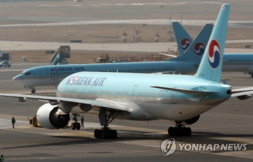 188명 탄 제주행 항공기 '버드 스트라이크'로 회항…부상자 없어