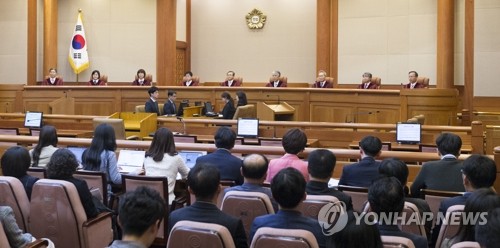 보수 재판관들 "태아도 헌법상 생명권 주체"…낙태죄 합헌 의견