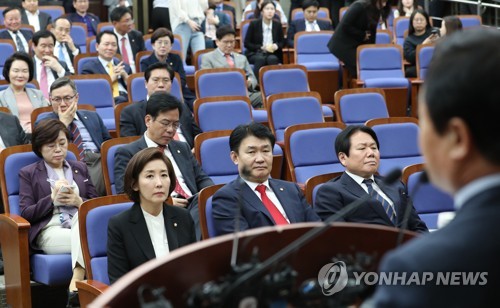 한국당 "文대통령, 회담 중독"…대북정책 십자포화