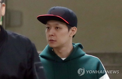 박유천, 소속사서 방출…"신뢰회복 불가능, 연예계 은퇴"