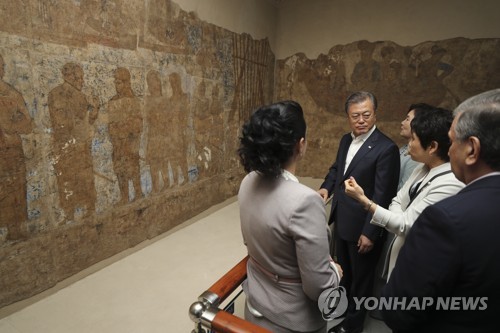 1400년전 고구려 사신 묘사한 아프라시아브 벽화