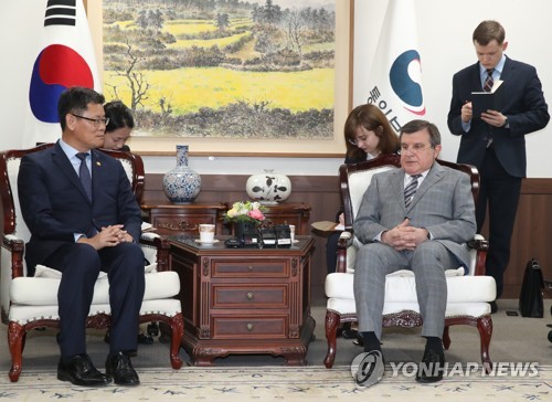 김연철, 러 대사에 "북러정상회담, 한반도정세 긍정영향 기대"