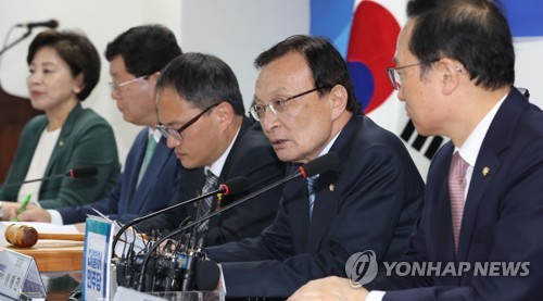 민주 "장외투쟁 말고 협상테이블 나와라"…한국당 역으로 '압박'