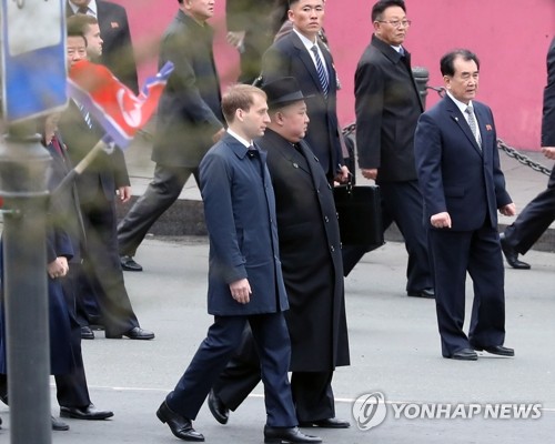 北김정은, 블라디보스토크 도착…내일 푸틴과 첫 정상회담