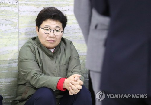 한국당 "與 불법에 모든 수단 동원해 저항"…이틀째 결사항전