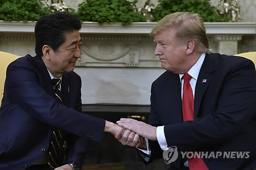 백악관 "미일 정상, 북한 관련 심도 있는 의견교환"