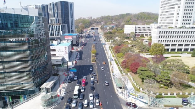 서초대로 내방역에서 서초역 구간을 직선으로 연결하는 '서리풀터널'이 22일  개통됐다. (사진=연합뉴스)